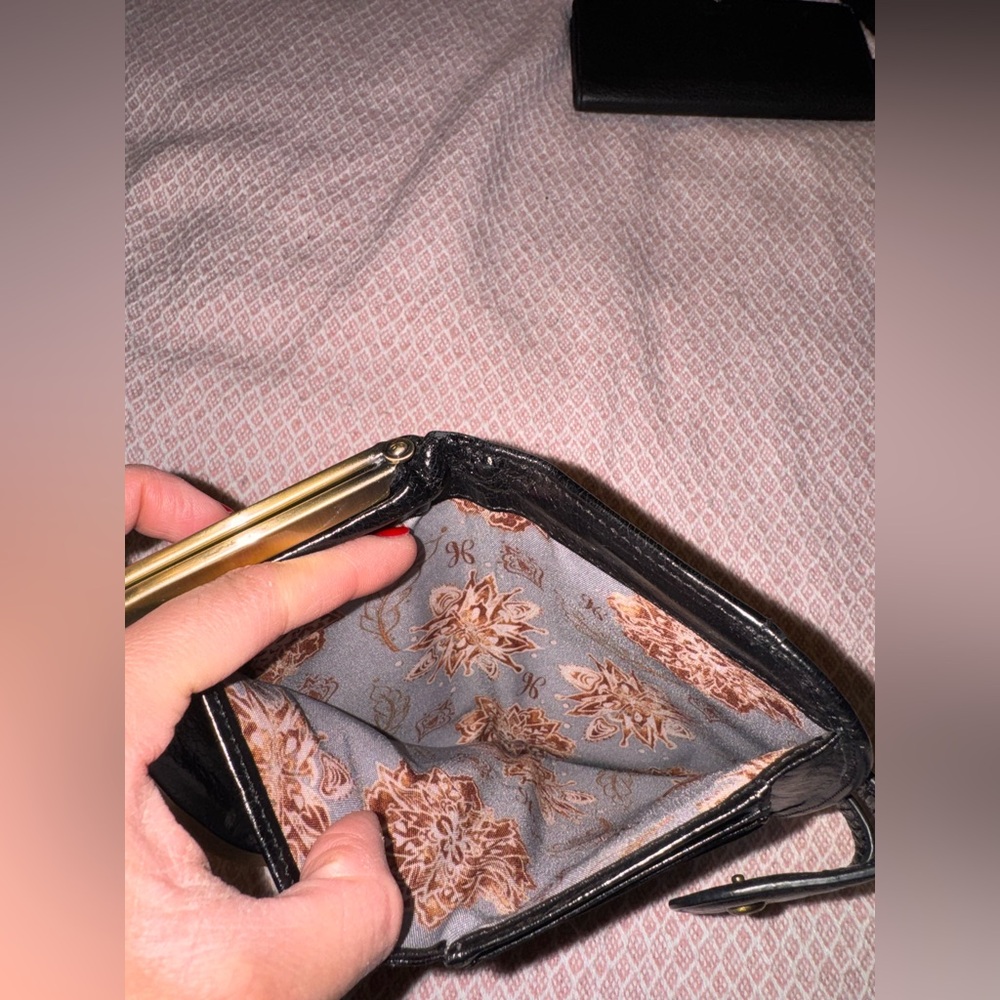 HOBO Halo Vintage-style Black Leather Wallet with Gold Accents - Picture 4 of 8
